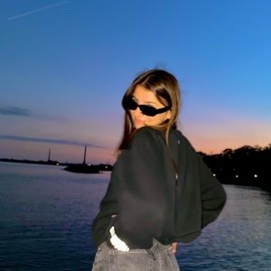 Meet your Posher, Isabella